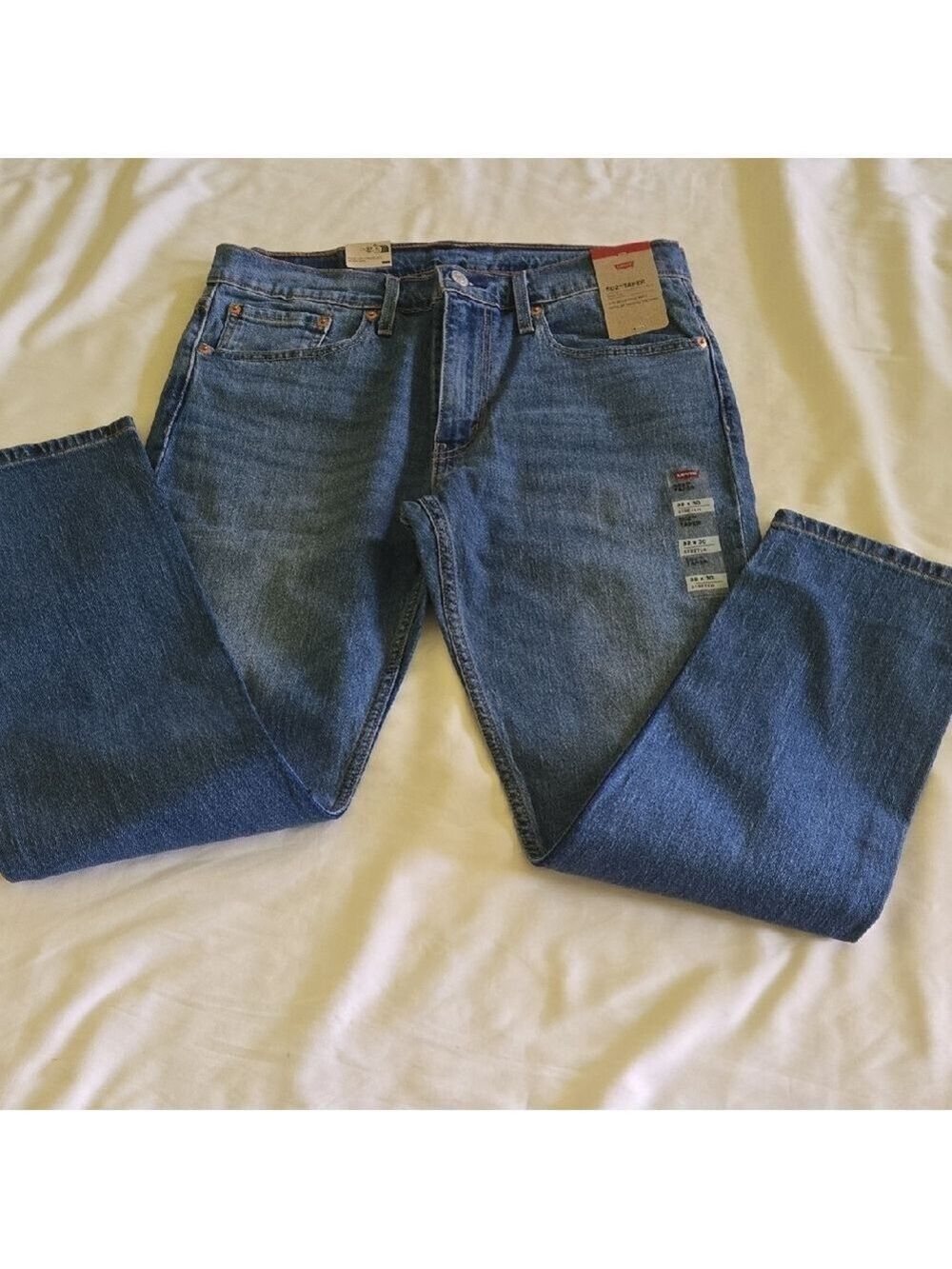 Levi's Men's Classic Medium Blue Straight Jeans